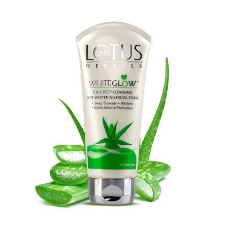 LOTUS HERBAL WHITEGLOW 3 IN 1 DEEP CLEANSING FACIAL WASH 100GM